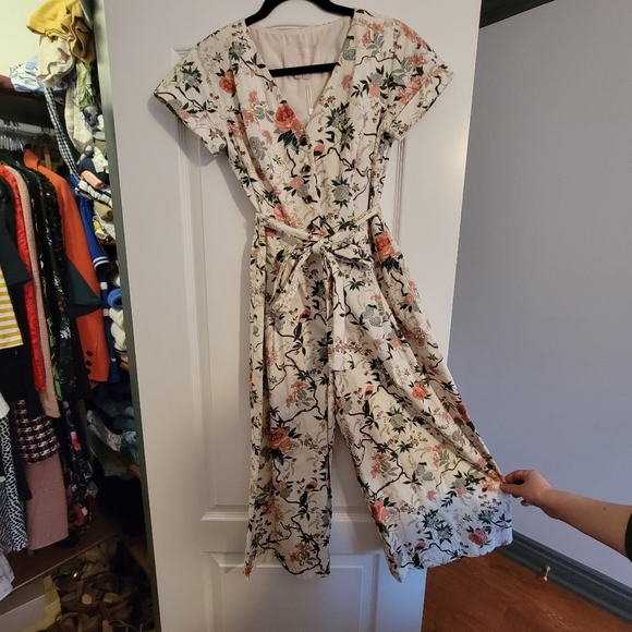 Gal meets glam jumpsuit - Picture 2 of 5